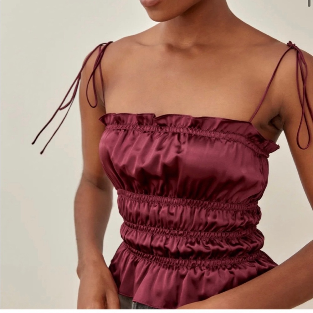 Reformation Viviana silk top 🌹